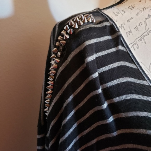 Lily Rose Top. - Picture 2 of 4